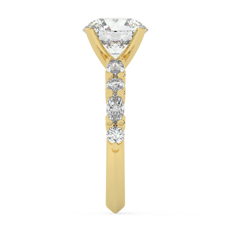 טבעת אירוסין סוליטר ויהלומים בצדדים דגם 50068 זהב צהוב 14 קראט במרכז זירקוניה 4 קראט עגול בחיתוך קראט מסביב ובצדדים זירקונים – תמונה 4