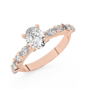 טבעת אירוסין סוליטר ויהלומים בצדדים דגם 50068 כסף מצופה זהב אדום רוזגולד במרכז יהלום מעבדה 1.50 קראט בחיתוך אובל עם תעודה גמולוגית אירופאית IGI מסביב ובצדדים יהלומי מעבדה במשקל של 0.40 קראט בנוסף 0.20 קראט