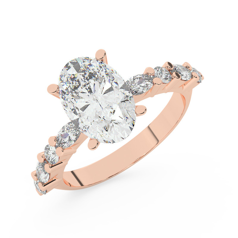 טבעת אירוסין סוליטר ויהלומים בצדדים דגם 50068 כסף מצופה זהב אדום רוזגולד במרכז אבן מעבדה מוסונייט 4 קראט בחיתוך אובל עם תעודה גמולוגית בינלאומית GRA מסביב ובצדדים אבני מעבדה מוסונייט במשקל של 0.40 קראט בנוסף 0.20 קראט