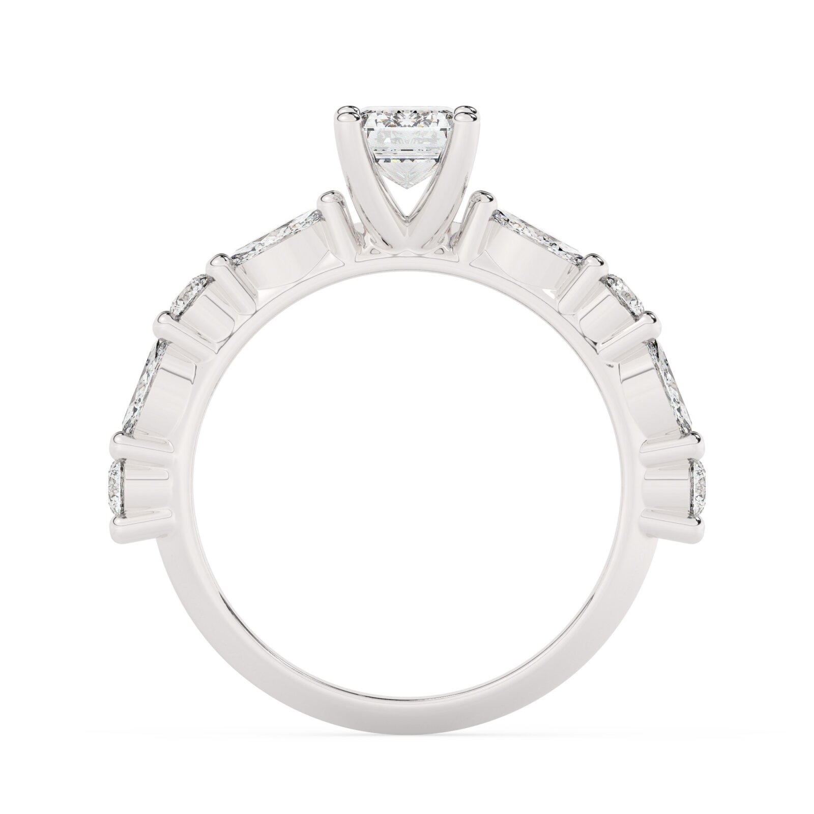 טבעת אירוסין סוליטר ויהלומים בצדדים דגם 50068 כסף מצופה זהב לבן במרכז יהלום מעבדה 1.50 קראט בחיתוך אמרלד עם תעודה גמולוגית אירופאית IGI מסביב ובצדדים יהלומי מעבדה במשקל של 0.40 קראט בנוסף 0.20 קראט – תמונה 3