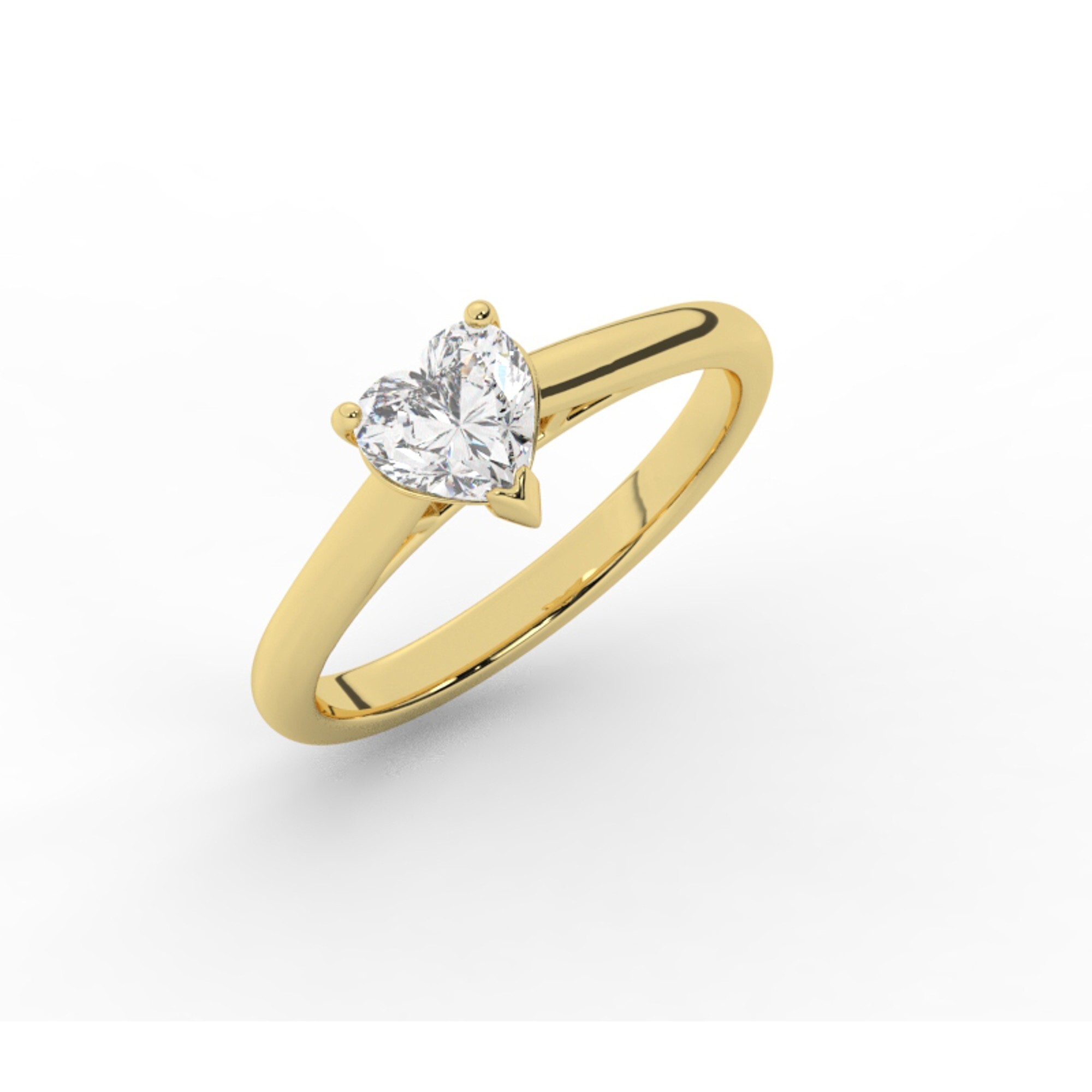 טבעת אירוסין סוליטר דגם 50029 זהב צהוב 14 קראט במרכז יהלום מעבדה במשקל כולל של 0.75 קראט בחיתוך לב עם תעודה גמולוגית