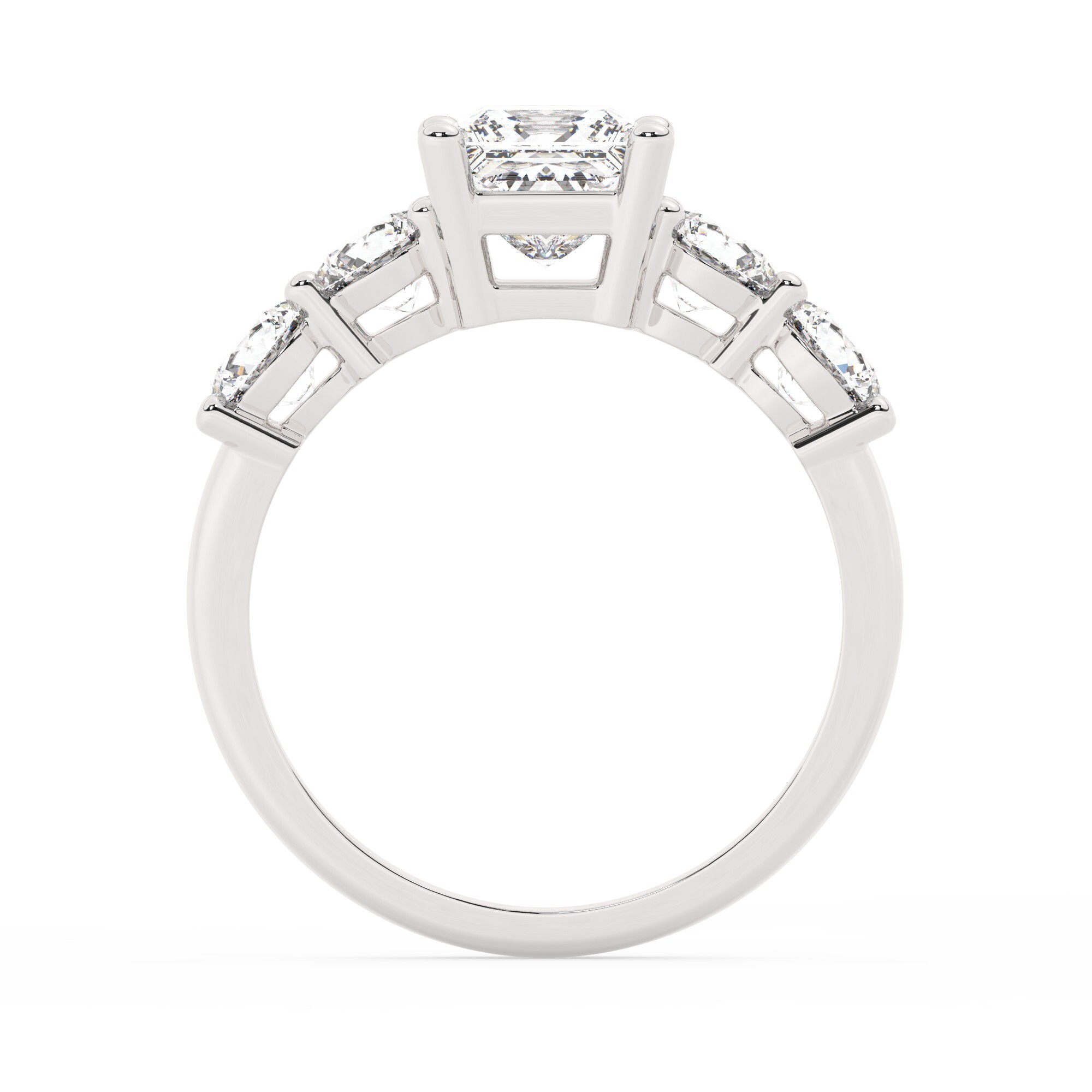 טבעת אירוסין סוליטר ויהלומים בצדדים דגם 50030 זהב לבן 14 קראט במרכז יהלום טבעי 5 קראט בחיתוך פרינסס עם תעודה גמולוגית אמריקאית GIA מסביב ובצדדים יהלומים טבעים במשקל כולל של 1.08 קראט בחיתוך עגול – תמונה 3