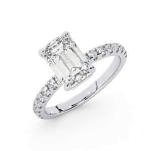 טבעת אירוסין סוליטר וזירקונים בצדדים דגם 50037 זהב לבן 14 קראט במרכז זירקוניה 2 קראט בחיתוך אמרלד מסביב ובצדדים זירקונים בחיתוך עגול