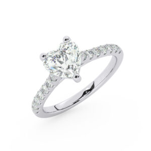 טבעת אירוסין סוליטר ויהלומים בצדדים דגם 50019 זהב לבן 14 קראט במרכז זירקוניה 3 קראט בחיתוך לב מסביב ובצדדים זירקונים בחיתוך עגול