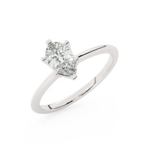 טבעת אירוסין סוליטר דגם 50023 כסף מצופה זהב לבן במרכז יהלום מעבדה במשקל כולל של 2 קראט בחיתוך טיפה עם תעודה גמולוגית אירופאית IGI