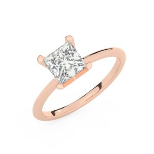 טבעת אירוסין סוליטר דגם 50023 כסף מצופה זהב אדום רוזגולד במרכז Moissanite במשקל כולל של 4 קראט בחיתוך פרינסס עם תעודה גמולוגית