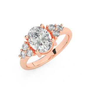 טבעת אירוסין סוליטר וזירקונים בצדדים דגם 50041 זהב אדום רוזגולד 14 קראט במרכז זירקוניה 2 קראט בחיתוך אובל מסביב ובצדדים זירקונים בחיתוך עגול