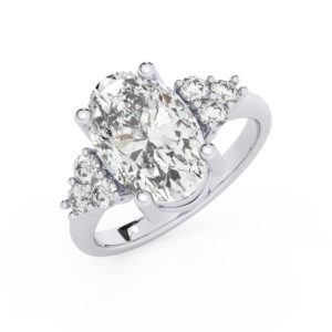 טבעת אירוסין סוליטר וזירקונים בצדדים דגם 50041 זהב לבן 14 קראט במרכז זירקוניה 5 קראט בחיתוך אובל מסביב ובצדדים זירקונים בחיתוך עגול