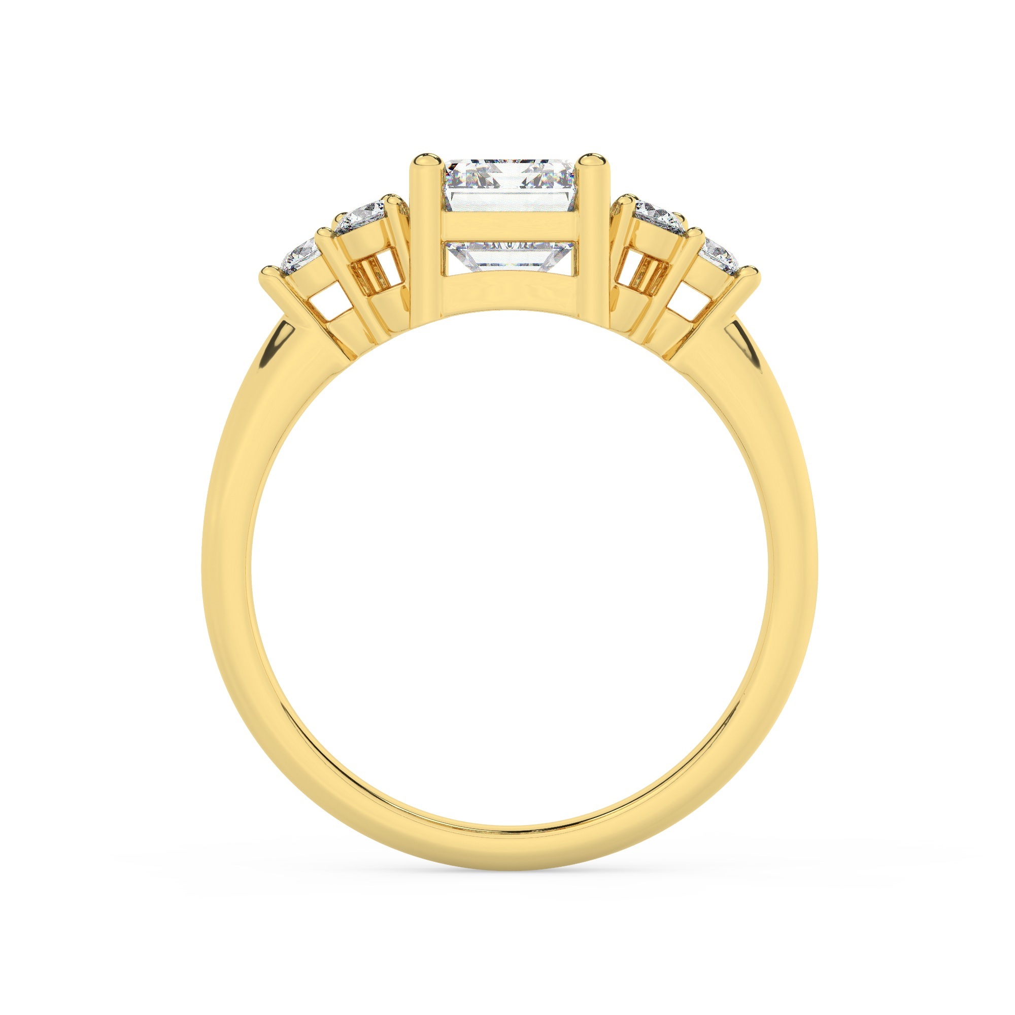 טבעת אירוסין סוליטר ויהלומים בצדדים דגם 50041 כסף מצופה זהב צהוב במרכז יהלום מעבדה 4 קראט בחיתוך אמרלד עם תעודה גמולוגית אירופאית IGI מסביב ובצדדים יהלומי מעבדה במשקל כולל של 0.30 קראט בחיתוך עגול – תמונה 3