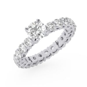 טבעת אירוסין סוליטר ויהלומים בצדדים איטרנטיני דגם 50044 כסף מצופה זהב לבן במרכז יהלום מעבדה 1 קראט בחיתוך עגול עם תעודה גמולוגית אירופאית IGI מסביב ובצדדים יהלומי מעבדה במשקל כולל של 1.80 קראט בחיתוך עגול