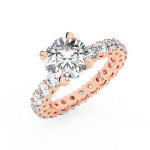 טבעת אירוסין סוליטר ומוסונייט בצדדים איטרנטיני דגם 50044 כסף מצופה זהב אדום רוזגולד במרכז אבן מעבדה מוסונייט 3 קראט בחיתוך עגול עם תעודה גמולוגית בינלאומית GRA מסביב ובצדדים אבני מעבדה מוסונייט במשקל כולל של 1.80 קראט בחיתוך עגול