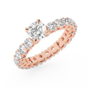 טבעת אירוסין סוליטר ומוסונייט בצדדים איטרנטיני דגם 50044 כסף מצופה זהב אדום רוזגולד במרכז אבן מעבדה מוסונייט 0.50 קראט בחיתוך עגול עם תעודה גמולוגית מסביב ובצדדים אבני מעבדה מוסונייט במשקל כולל של 1.80 קראט בחיתוך עגול