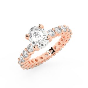 טבעת אירוסין סוליטר ומוסונייט בצדדים איטרנטיני דגם 50044 כסף מצופה זהב אדום רוזגולד במרכז אבן מעבדה מוסונייט 2 קראט בחיתוך אובל עם תעודה גמולוגית בינלאומית GRA מסביב ובצדדים אבני מעבדה מוסונייט במשקל כולל של 1.80 קראט בחיתוך עגול