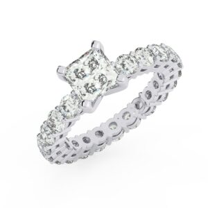 טבעת אירוסין סוליטר וזירקונים בצדדים איטרנטיני דגם 50044 זהב לבן 14 קראט במרכז זירקוניה 0.75 קראט בחיתוך פרינסס מסביב ובצדדים זירקונים בחיתוך עגול