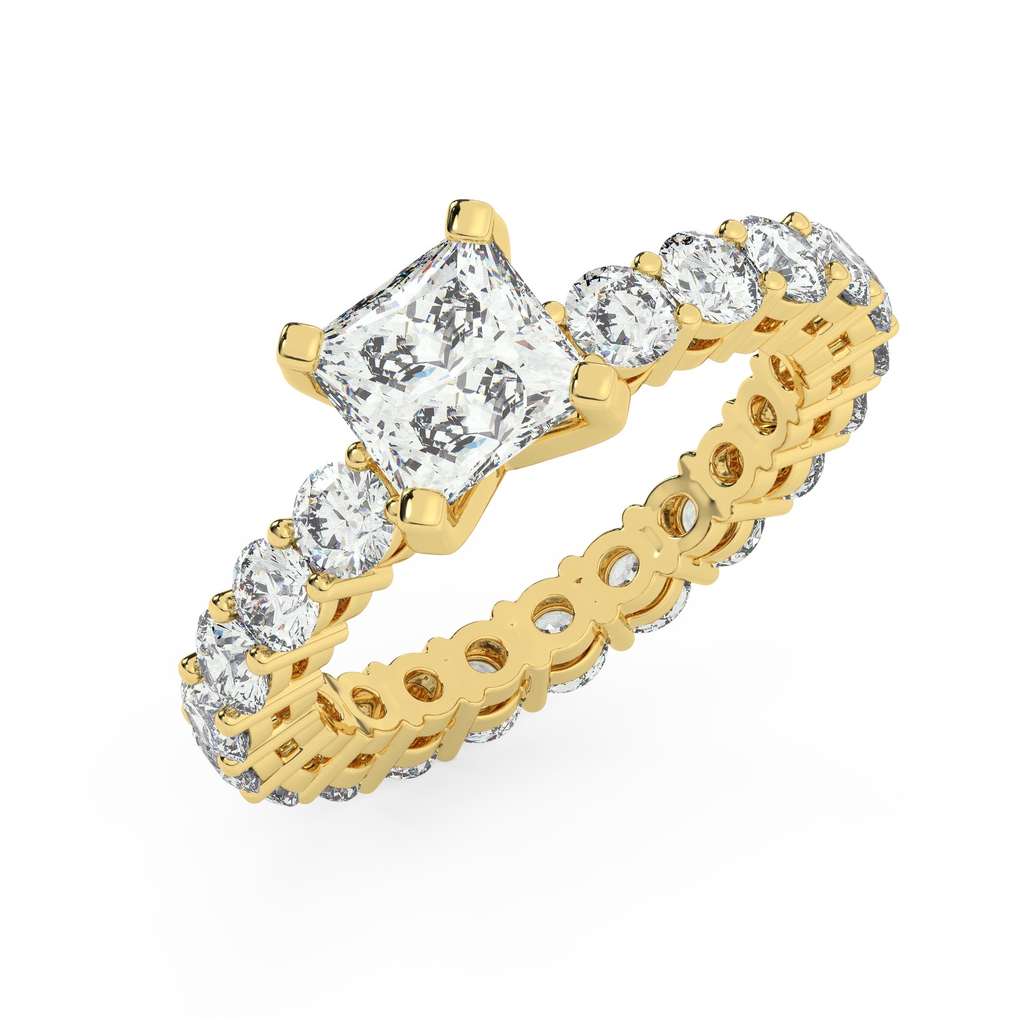 טבעת אירוסין סוליטר ויהלומים בצדדים איטרנטיני דגם 50044 כסף מצופה זהב צהוב במרכז יהלום מעבדה 0.75 קראט בחיתוך פרינסס עם תעודה גמולוגית מסביב ובצדדים יהלומי מעבדה במשקל כולל של 1.80 קראט בחיתוך עגול