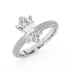 טבעת אירוסין סוליטר ויהלומים בצדדים דגם 50012 כסף מצופה זהב לבן במרכז אבן מעבדה מוסונייט 1 קראט בחיתוך מרקיזה עם תעודה גמולוגית בינלאומית GRA מסביב ובצדדים אבני מעבדה מוסונייט במשקל כולל של 0.40 קראט בחיתוך עגול