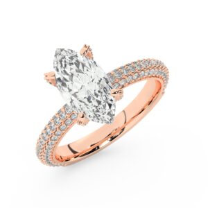 טבעת אירוסין סוליטר ויהלומים בצדדים דגם 50012 כסף מצופה זהב אדום רוזגולד במרכז אבן מעבדה מוסונייט 1.50 קראט בחיתוך מרקיזה עם תעודה גמולוגית בינלאומית GRA מסביב ובצדדים אבני מעבדה מוסונייט במשקל כולל של 0.40 קראט בחיתוך עגול