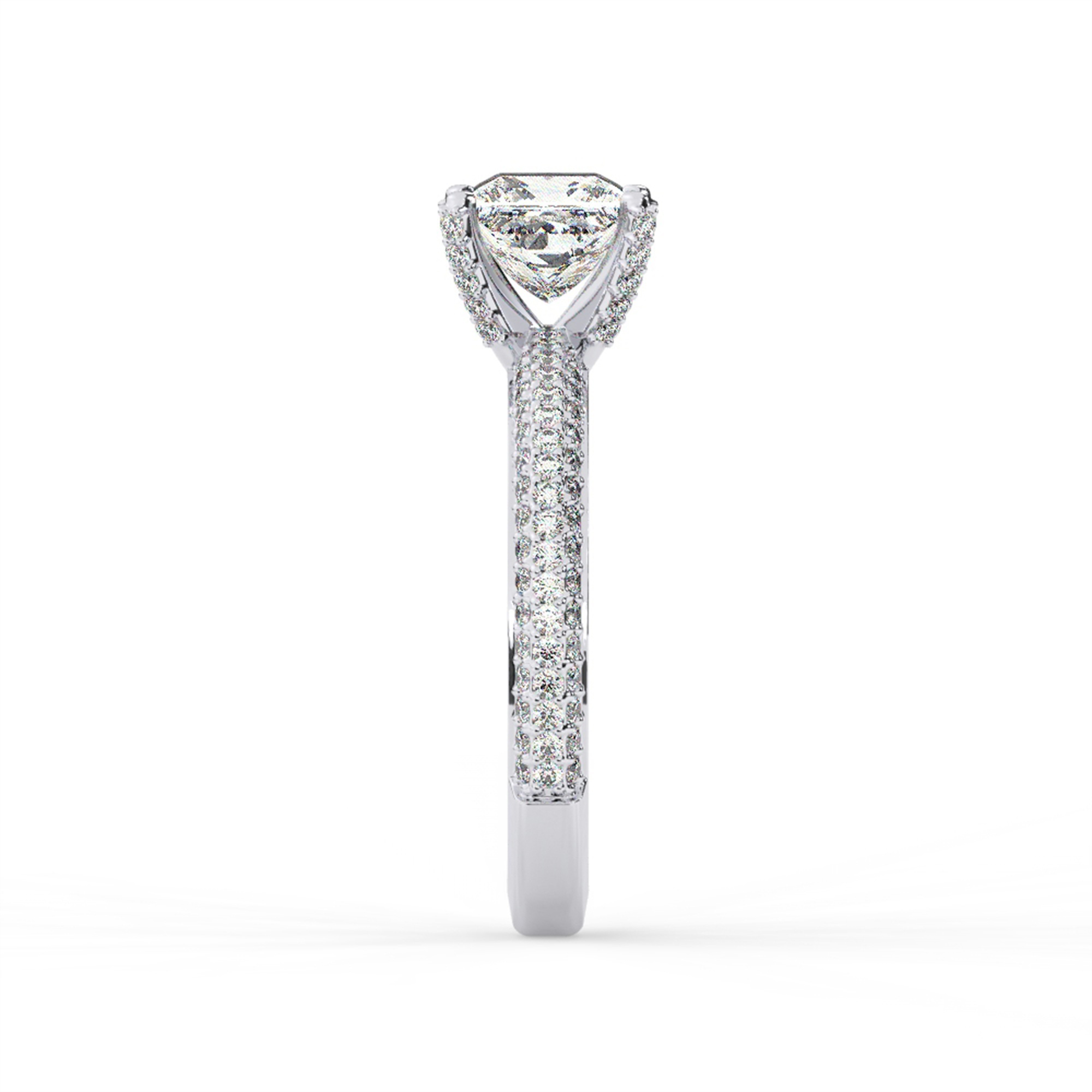 טבעת אירוסין סוליטר ויהלומים בצדדים דגם 50012 כסף מצופה זהב לבן במרכז יהלום מעבדה 0.75 קראט בחיתוך פרינסס עם תעודה גמולוגית מסביב ובצדדים יהלומי מעבדה במשקל כולל של 0.40 קראט בחיתוך עגול – תמונה 4