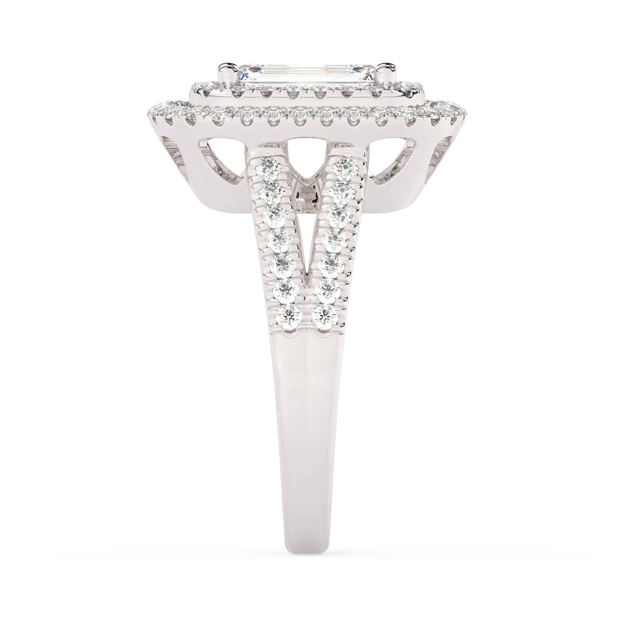 טבעת אירוסין היילו דגם 50025 כסף מצופה זהב לבן במרכז אבן מעבדה מוסונייט 4 קראט בחיתוך אמרלד עם תעודה גמולוגית בינלאומית GRA מסביב ובצדדים אבני מעבדה מוסונייט במשקל כולל של 0.62 קראט בחיתוך עגול – תמונה 4