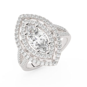 טבעת אירוסין היילו דגם 50025 כסף מצופה זהב לבן במרכז אבן מעבדה מוסונייט 1 קראט בחיתוך מרקיזה עם תעודה גמולוגית בינלאומית GRA מסביב ובצדדים אבני מעבדה מוסונייט במשקל כולל של 0.62 קראט בחיתוך עגול