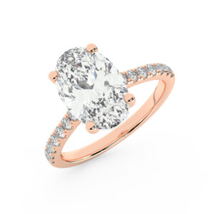 טבעת אירוסין סוליטר ויהלומים בצדדים דגם 50019 כסף מצופה זהב אדום רוזגולד במרכז אבן מעבדה מוסונייט 5 קראט בחיתוך אובל עם תעודה גמולוגית בינלאומית GRA מסביב ובצדדים אבני מעבדה מוסונייט במשקל כולל של 0.28 קראט בחיתוך עגול