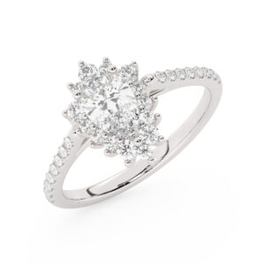 טבעת אירוסין היילו דגם 50024 כסף מצופה זהב לבן במרכז יהלום מעבדה 1.50 קראט בחיתוך טיפה עם תעודה גמולוגית אירופאית IGI מסביב ובצדדים יהלומי מעבדה במשקל כולל של 0.39 קראט בחיתוך עגול