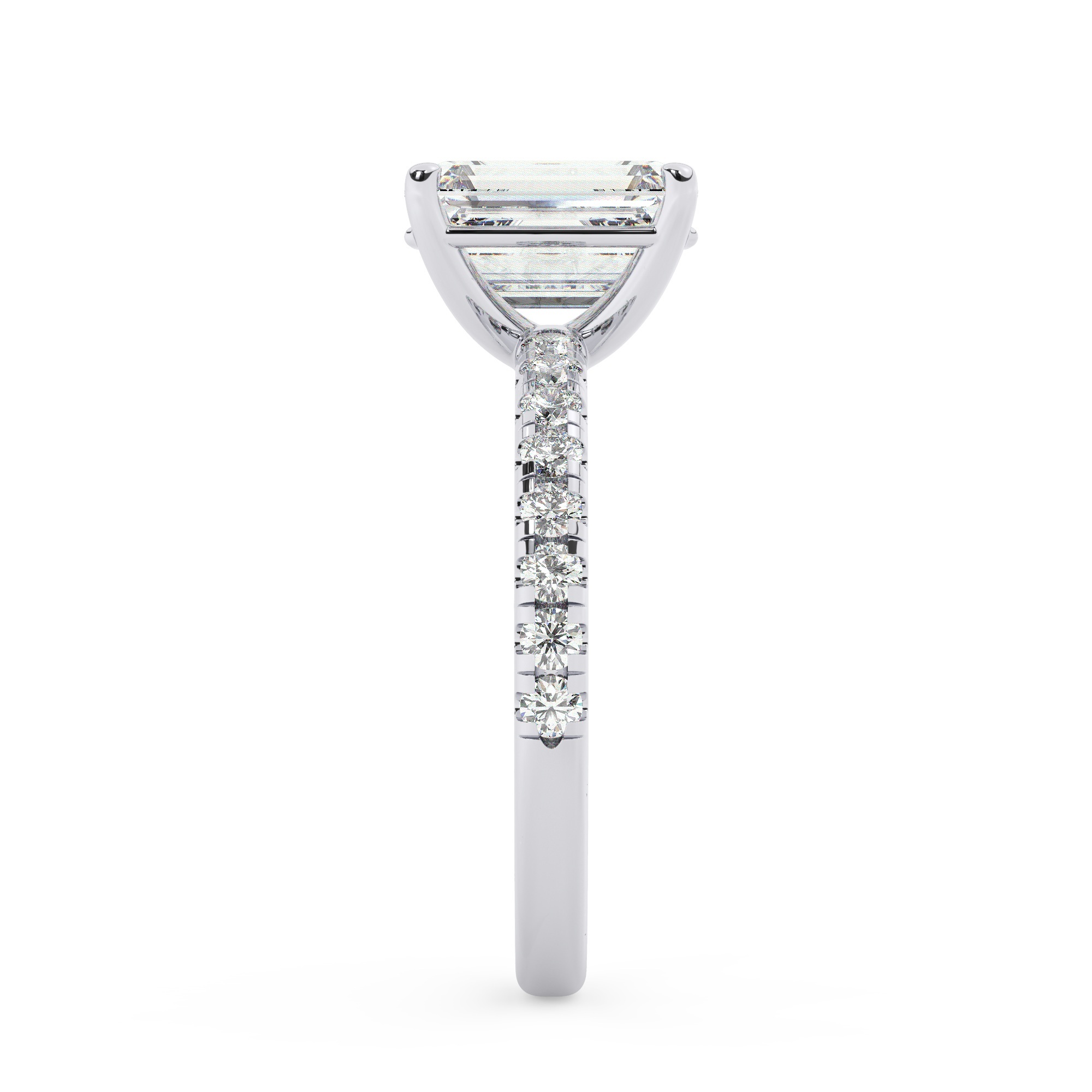 טבעת אירוסין סוליטר ומוסונייט בצדדים דגם 50037 כסף מצופה זהב לבן במרכז אבן מעבדה מוסונייט 5 קראט בחיתוך אמרלד עם תעודה גמולוגית בינלאומית GRA מסביב ובצדדים אבני מעבדה מוסונייט במשקל כולל של 0.32 קראט בחיתוך עגול – תמונה 4