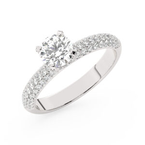 טבעת אירוסין סוליטר וזירקונים בצדדים דגם 50014 זהב לבן 14 קראט במרכז זירקוניה 0.75 קראט בחיתוך עגול מסביב ובצדדים זירקונים בחיתוך עגול