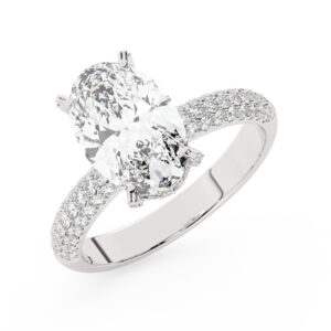 טבעת אירוסין סוליטר וזירקונים בצדדים דגם 50014 זהב לבן 14 קראט במרכז זירקוניה 3 קראט בחיתוך אובל מסביב ובצדדים זירקונים בחיתוך עגול