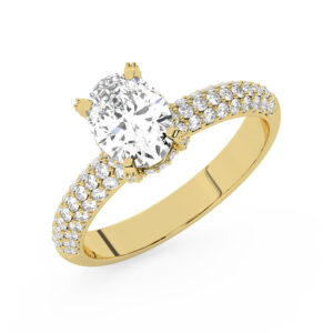 טבעת אירוסין סוליטר ויהלומים בצדדים דגם 50014 כסף מצופה זהב צהוב במרכז יהלום מעבדה 0.50 קראט בחיתוך אובל עם תעודה גמולוגית מסביב ובצדדים יהלומי מעבדה במשקל כולל של 0.50 קראט בחיתוך עגול