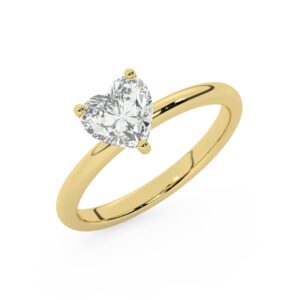 טבעת אירוסין סוליטר דגם 50016 כסף מצופה זהב צהוב במרכז אבן מעבדה מוסונייט במשקל כולל של 5 קראט בחיתוך לב עם תעודה גמולוגית בינלאומית GRA