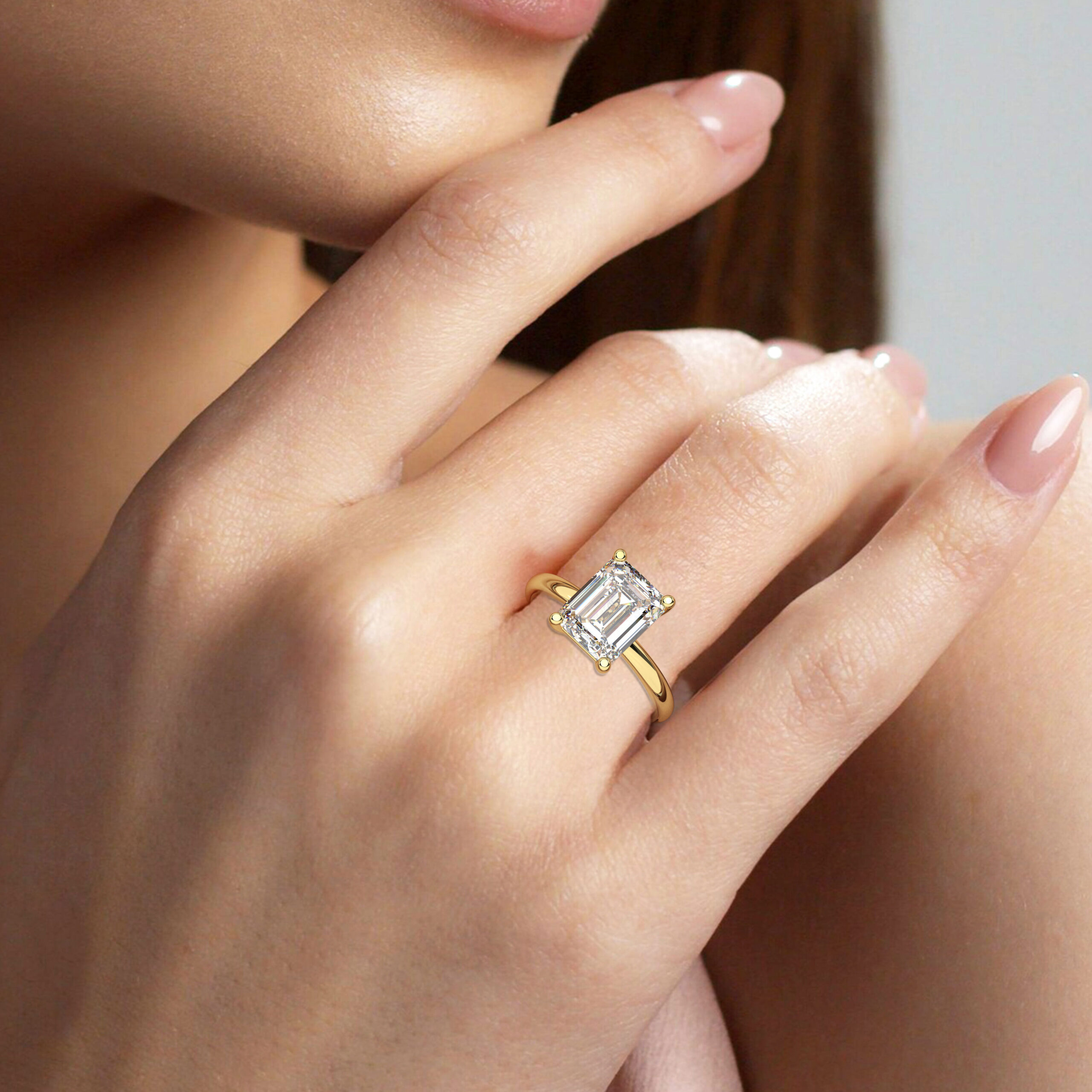 טבעת אירוסין סוליטר דגם 50016 זהב צהוב 14 קראט במרכז זירקוניה במשקל כולל של 5 קראט בחיתוך אמרלד עם תעודה גמולוגית – תמונה 6