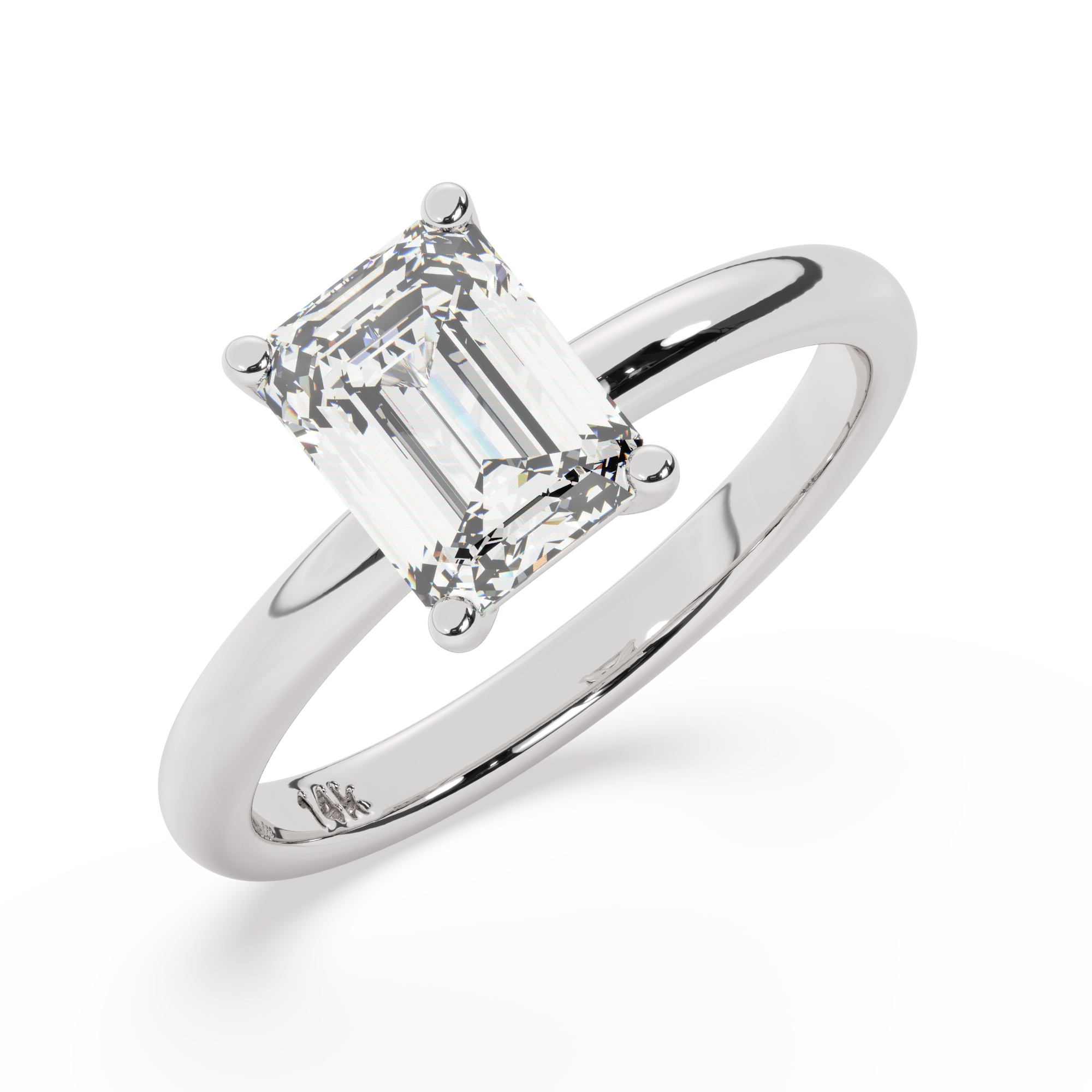 טבעת אירוסין סוליטר דגם 50016 כסף מצופה זהב לבן במרכז זירקוניה במשקל כולל של 2 קראט בחיתוך אמרלד עם תעודה גמולוגית