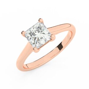 טבעת אירוסין סוליטר דגם 50029 זהב אדום רוזגולד 14 קראט במרכז זירקוניה במשקל כולל של 4 קראט בחיתוך פרינסס עם תעודה גמולוגית
