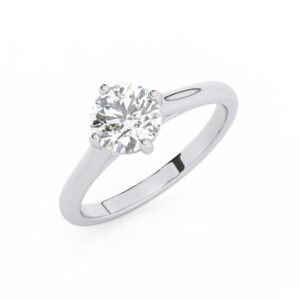 טבעת אירוסין סוליטר דגם 50029 כסף מצופה זהב לבן במרכז יהלום מעבדה במשקל כולל של 1.50 קראט בחיתוך עגול עם תעודה גמולוגית אירופאית IGI