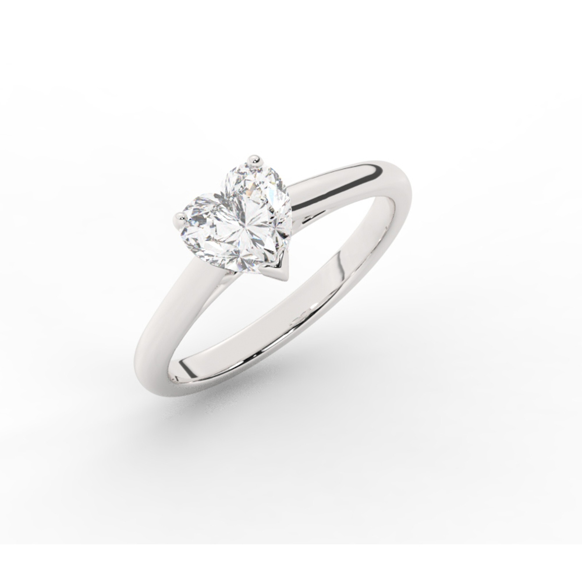 טבעת אירוסין סוליטר דגם 50029 כסף מצופה זהב לבן במרכז יהלום מעבדה במשקל כולל של 2.50 קראט בחיתוך לב עם תעודה גמולוגית אירופאית IGI