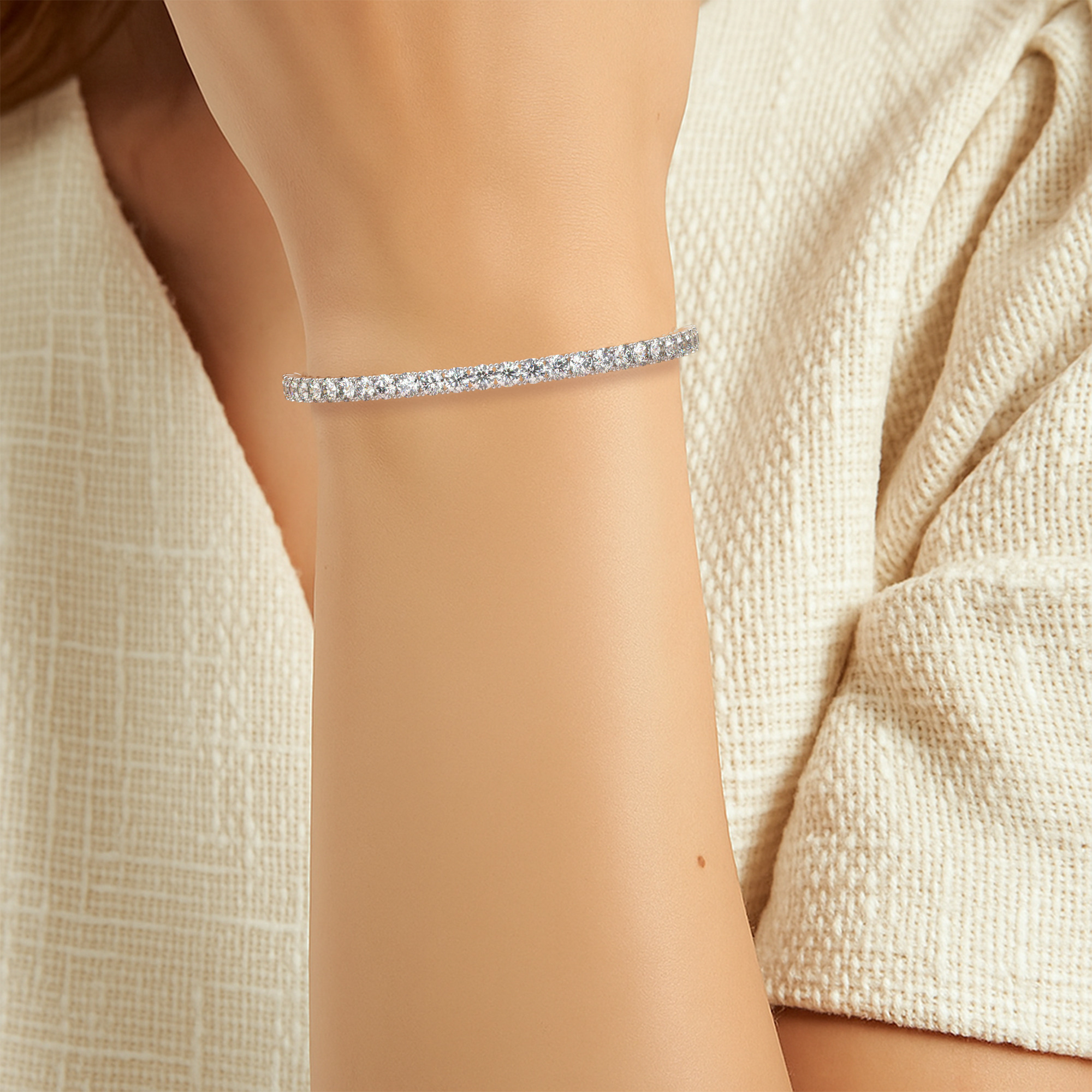 צמיד טניס ארבע שיניים קולקציה 3 זהב לבן 14 קראט משובץ יהלומי מעבדה במשקל כולל של 7.30 קראט עם תעודה גמולוגית – תמונה 6