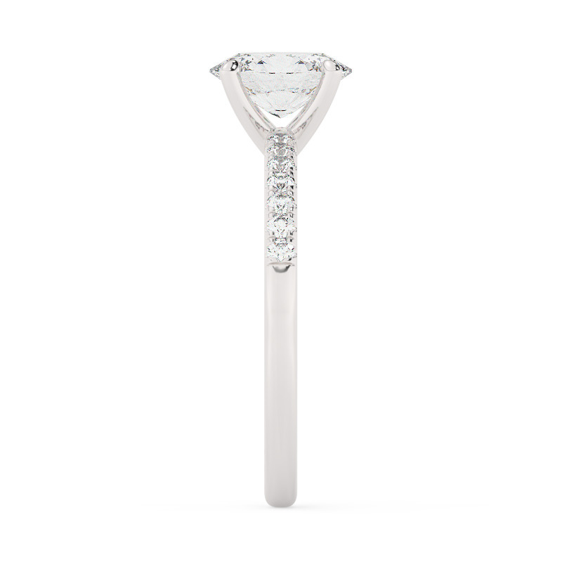 טבעת אירוסין סוליטר ויהלומים בצדדים דגם 50048 זהב לבן 14 קראט במרכז יהלום טבעי 0.50 קראט בחיתוך אובל עם תעודה גמולוגית מסביב ובצדדים יהלומים טבעים במשקל כולל של 0.14 קראט בחיתוך עגול – תמונה 4